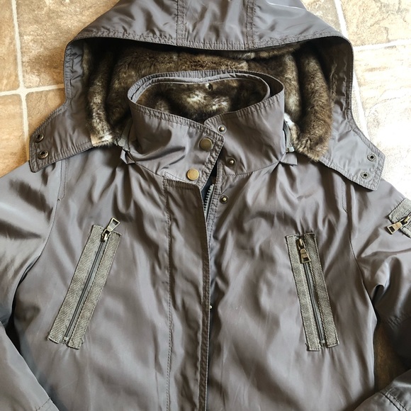 MODA International Jacket - Picture 2 of 8